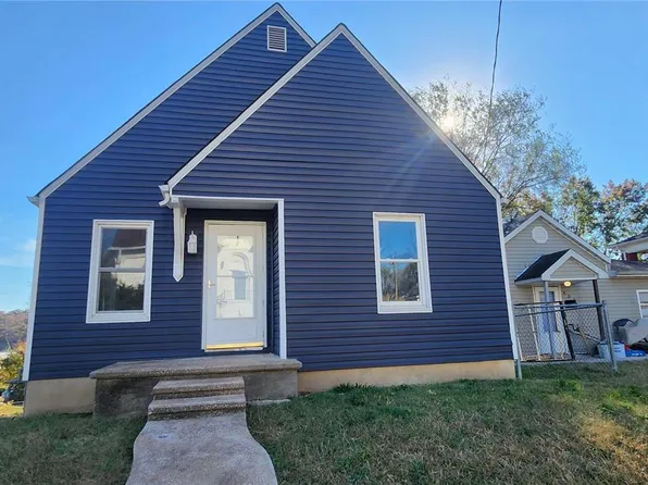 405 N 3rd St, De Soto, MO 63020