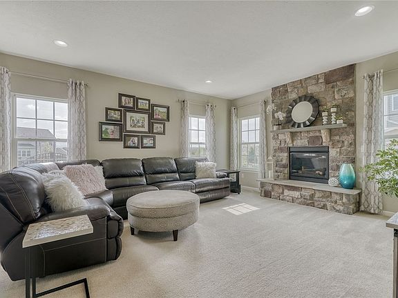 3rd image of 75 Woodgreen Dr