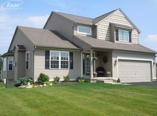 12350 Peabody Dr, Fenton, MI 48430