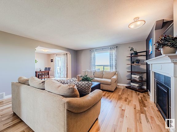 5th image of 70 Napoleon Cres