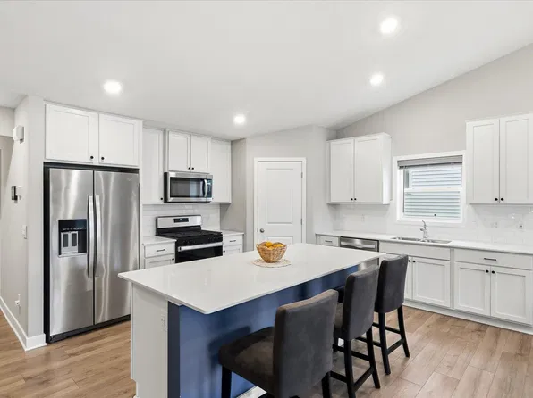 18001 Hidden Creek Trl, Lakeville, MN 55044