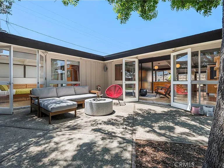 3257 Karen Ave — Photo 2