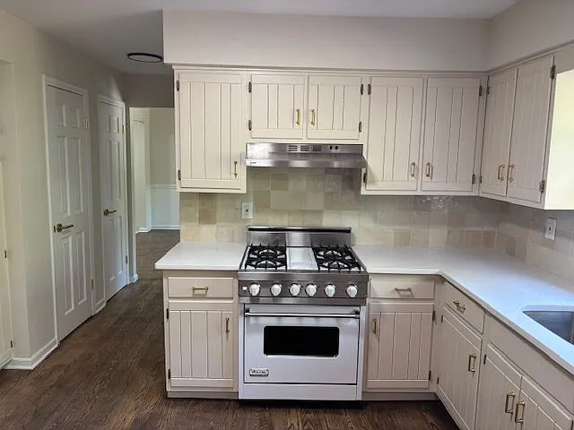 127 Stockton Ave — Photo 5