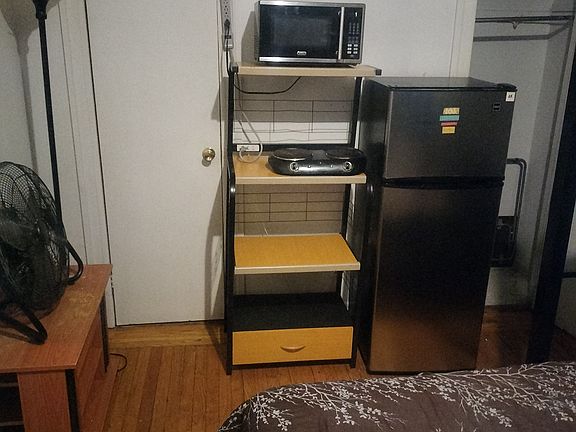 2nd image of 4118 Carpenter Ave Floor 2