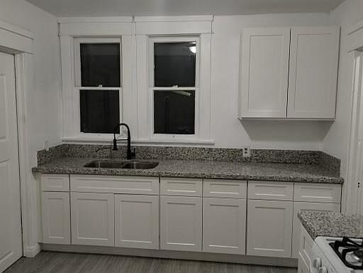 1st image of 1329 Chester Pl