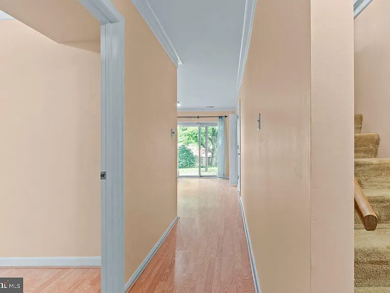 8 Wessex Ct — Photo 29