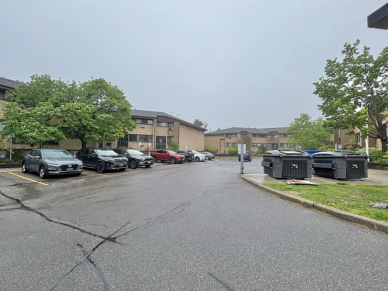 425 Rathburn Rd E #74 — Photo 25