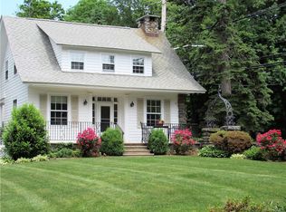 1095 North St, White Plains, NY 10605