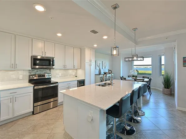 1020 Tidewater Shores Loop Unit 107, Bradenton, FL 34208