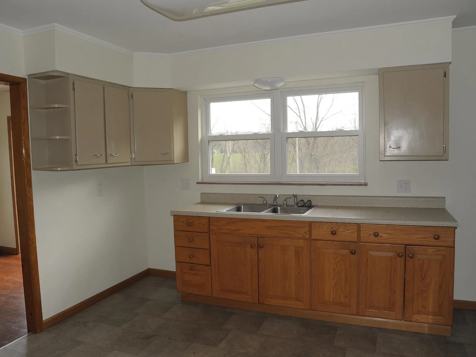 879 Charleston Rd — Photo 4