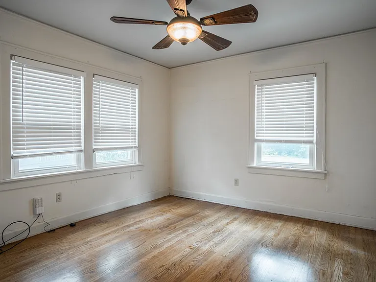 6420 Oak St — Photo 13