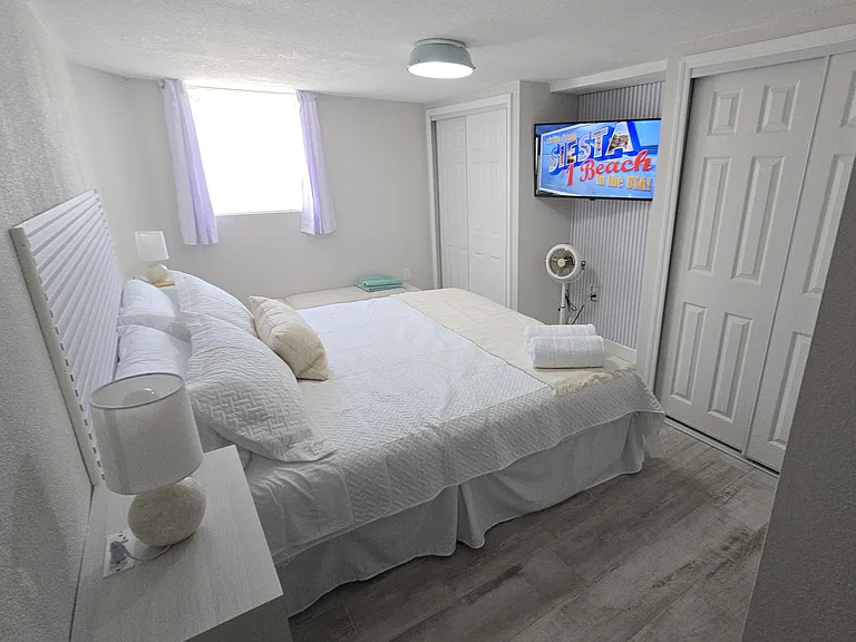 2107 Pine Ter #1 — Photo 10