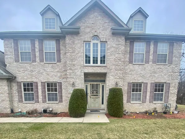 18431 Stonecreek Dr, Hazel Crest, IL 60429