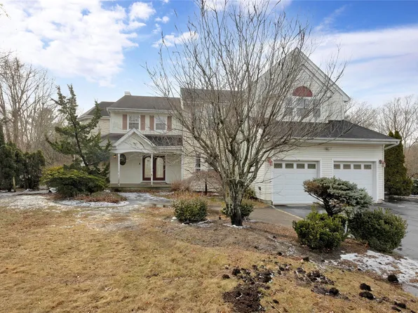 8 Hessian Court, South Setauket, NY 11720