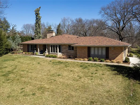 3525 Saint Johns Rd, Des Moines, IA 50312