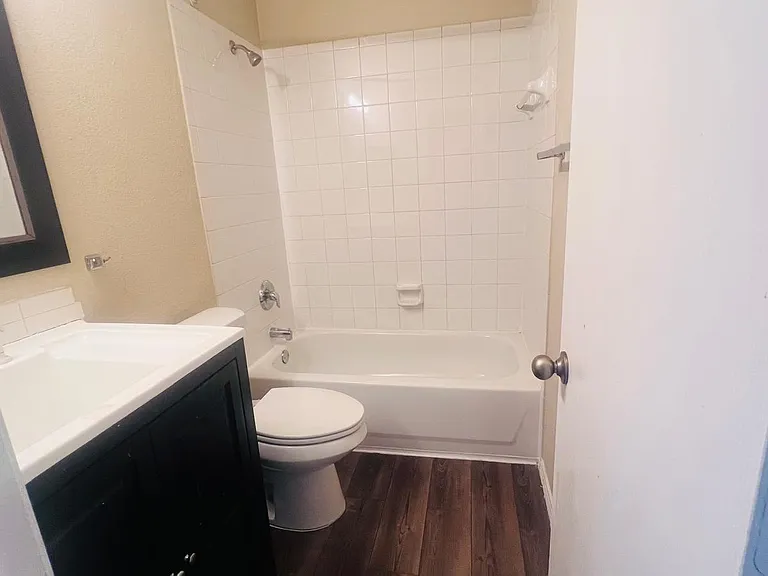 9200 Goldenview Dr — Photo 26