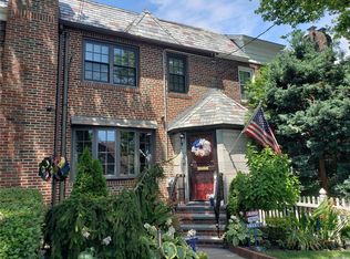 6608 78th St, Middle Village, NY 11379