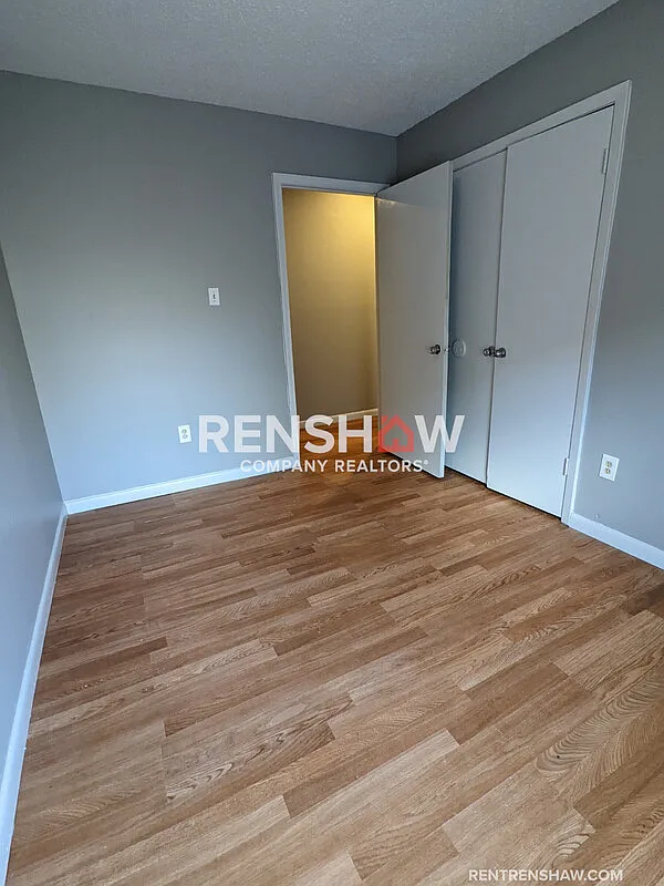 3 bed, 1.5 bath, 11398 sqft, $1,200 — Photo 4