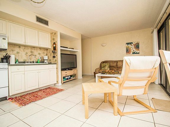 5th image of 1209 E New Haven Ave APT 405