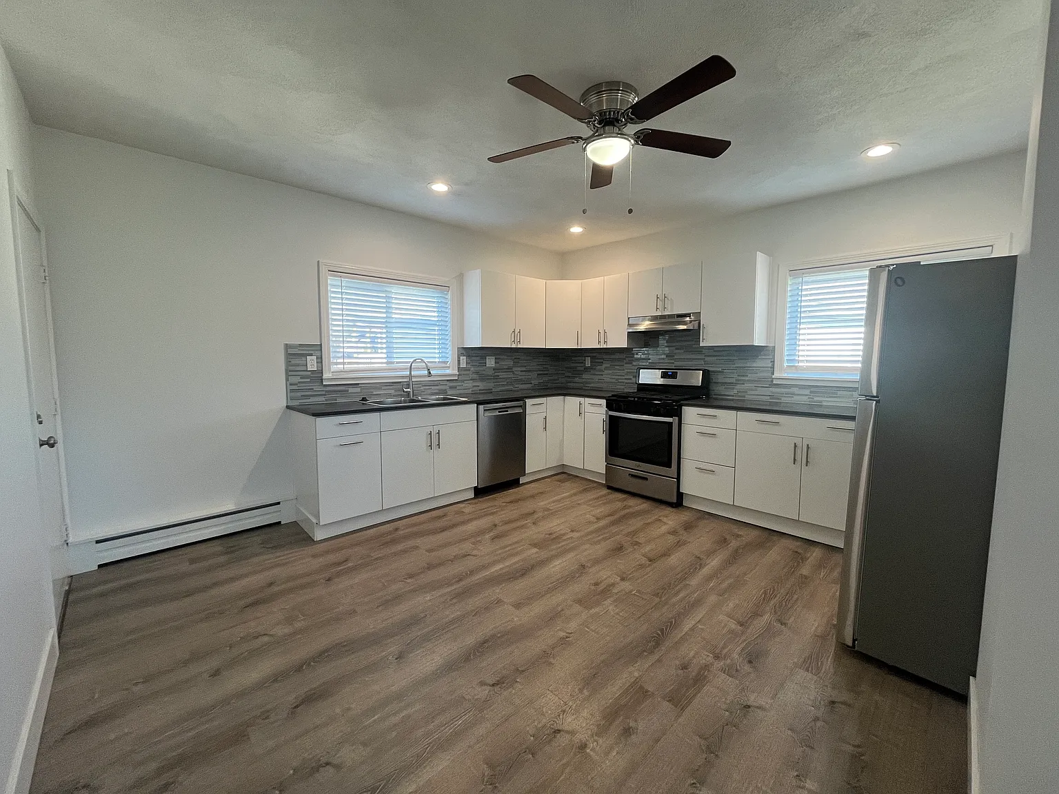 2 bed, 1150 sqft, $2,600 — Photo 3
