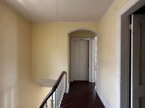 188 Davis Avenue image 10 of 14