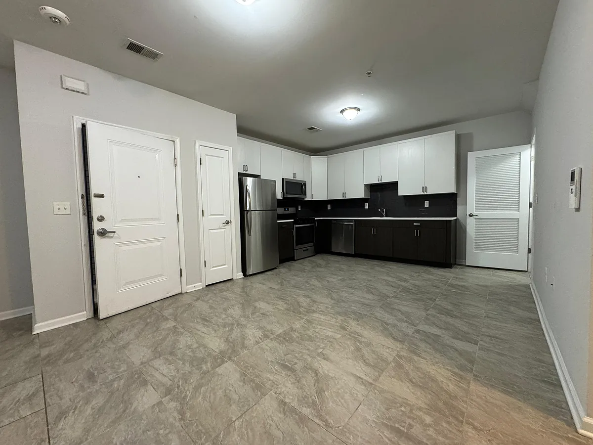 Building Photo - 408 Westminster Ave #215