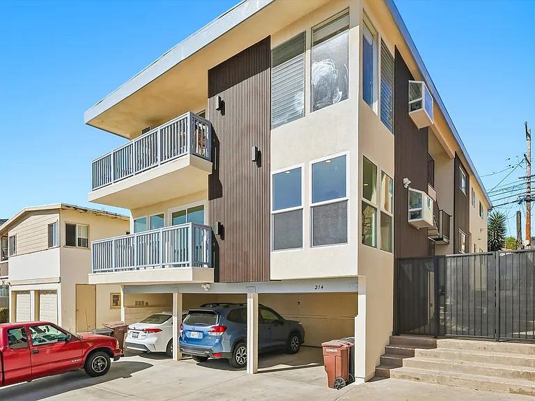 214 Avenida Cabrillo — Photo 1