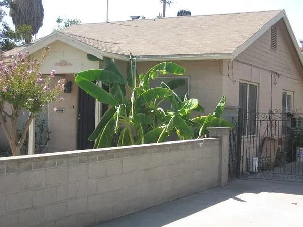 2217 N Vagedes Ave, Fresno, CA 93705