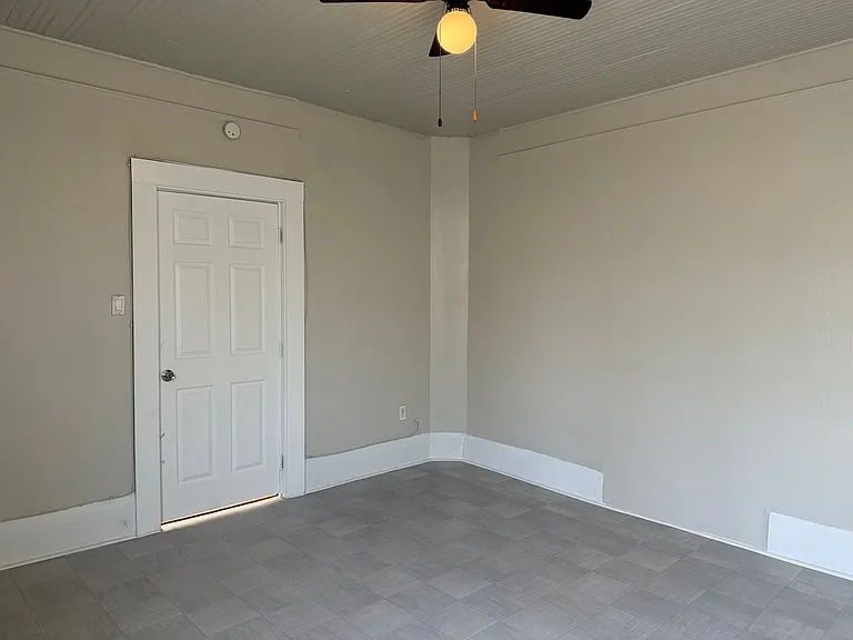 2308 W Martin St — Photo 10
