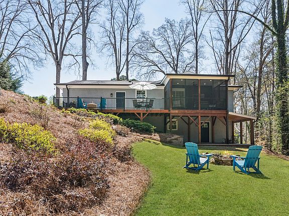 3rd image of 1104 Temple St