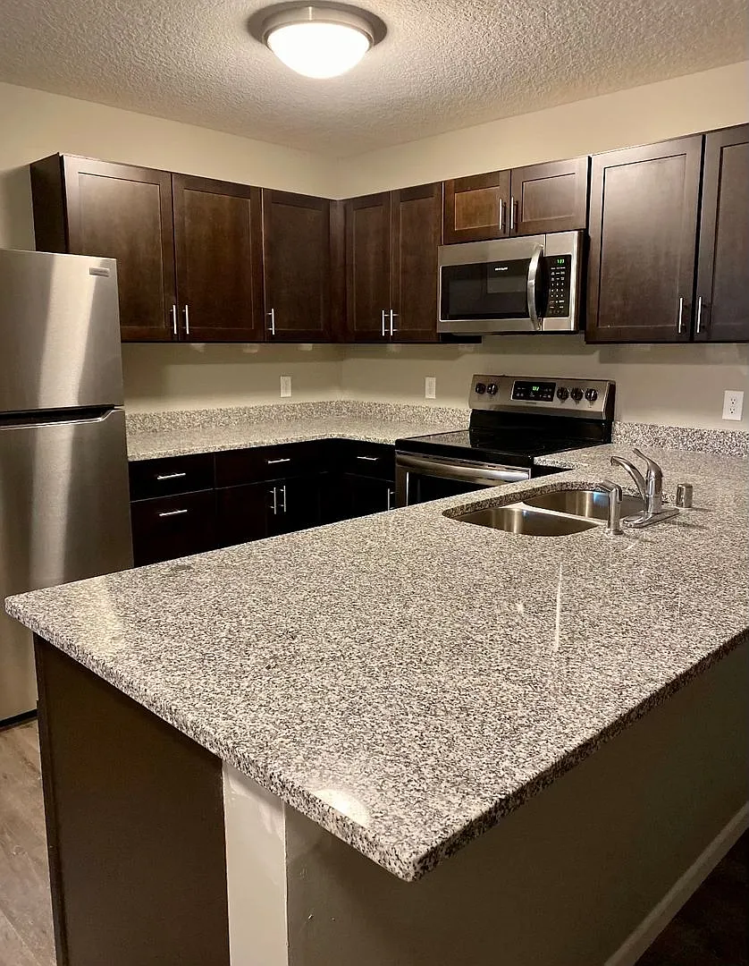 Building Photo - 400 Western Cir