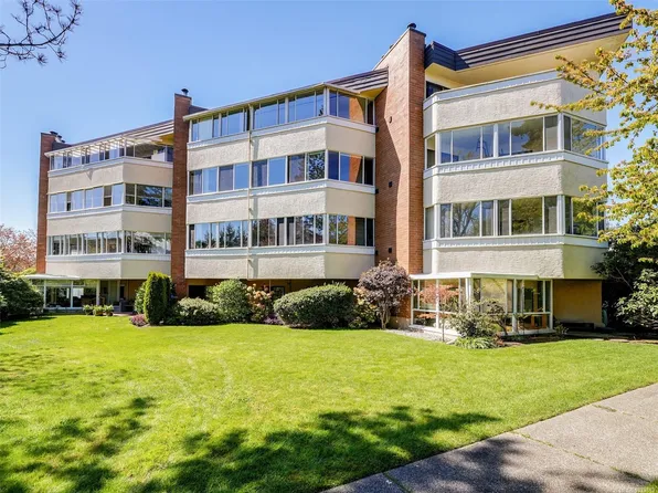 9900 5th St #301, Sidney, BC V8L 2X3