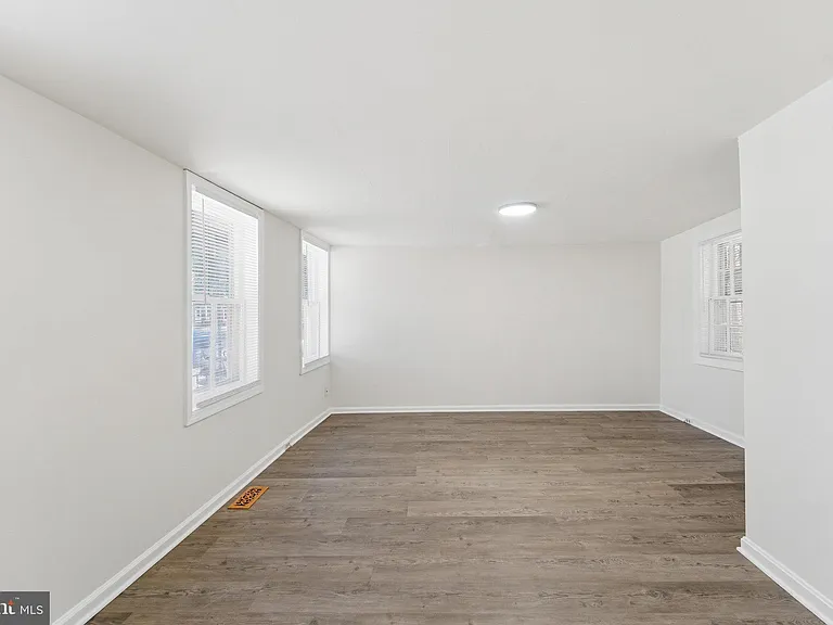 424 N Bentz St — Photo 6