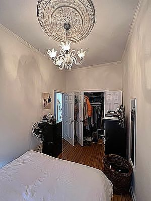 2nd image of 131 E 61st St #4