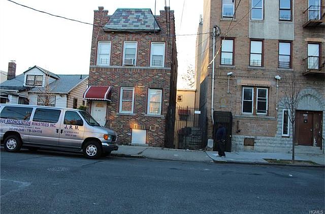 1st image of 3149 Seymour Ave