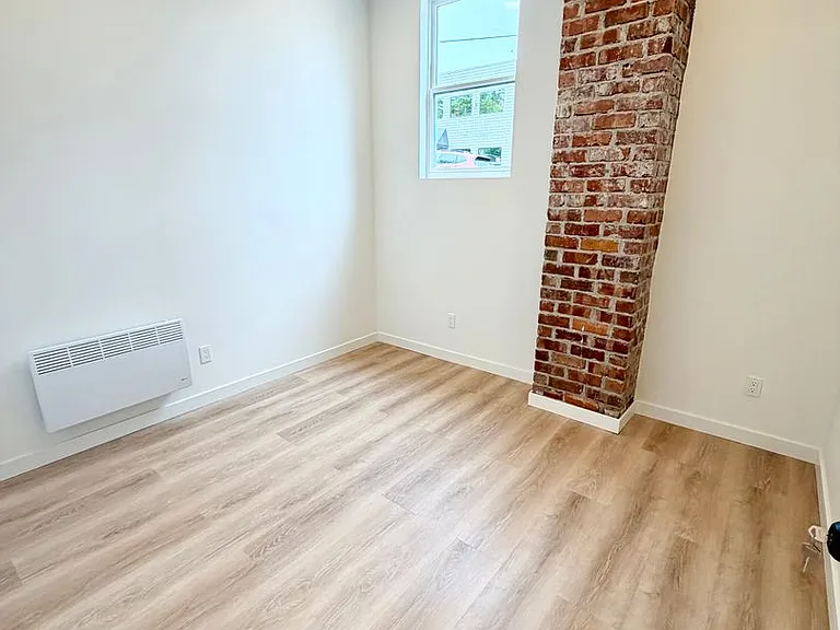 1223 W Nickerson St — Photo 12