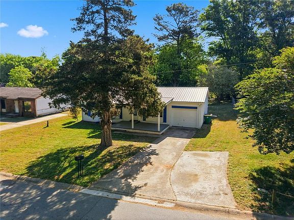 4th image of 360 Martin Cir