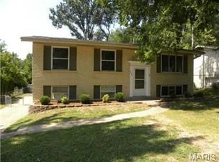 829 Parkfield Ter, Ballwin, MO