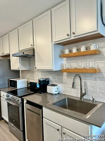 2 bed, 2.0 bath, 664 sqft, $1,200 — Photo 2