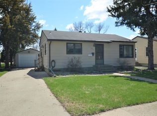 824 5th Ave NE, Aberdeen, SD 57401