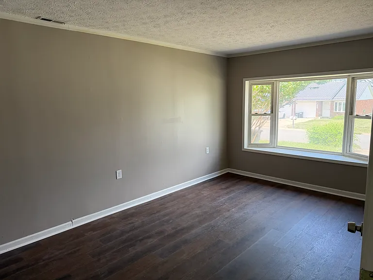 4979 Mercedes Dr — Photo 2