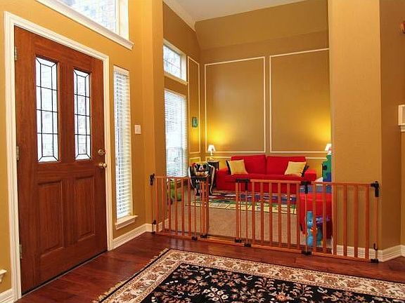 Entry = Formal dining