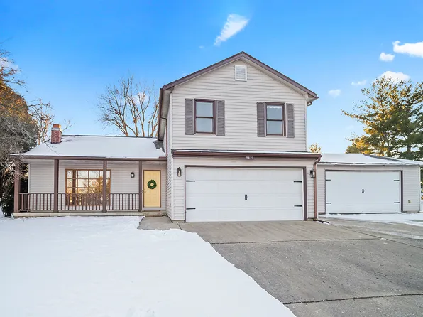 9421 Apollo Rd, Bloomington, IL 61705