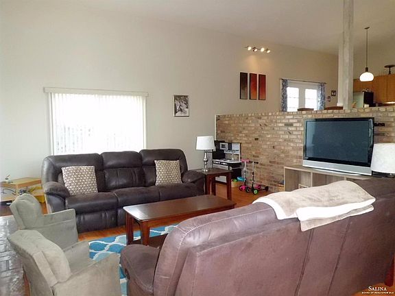 5th image of 1941 Rolling Hills Cir