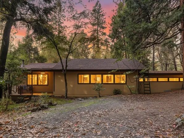 10046 Smith Rd, Grass Valley, CA 95949