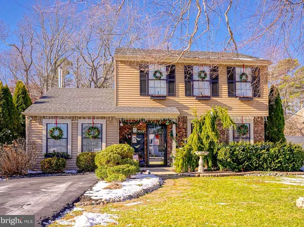 125 Saint Moritz Dr, Sicklerville, NJ 08081