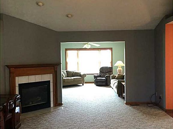 4th image of 14990 Charm Hill Dr