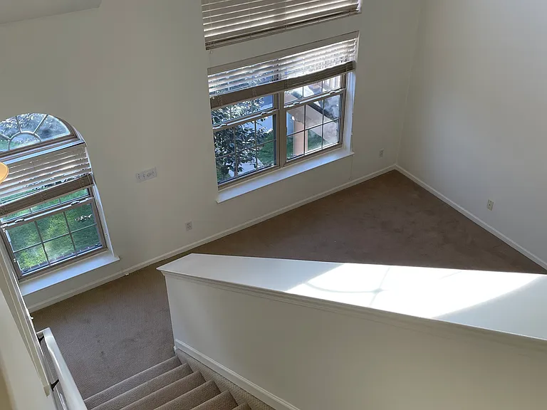 1407 Ashford Ct — Photo 6