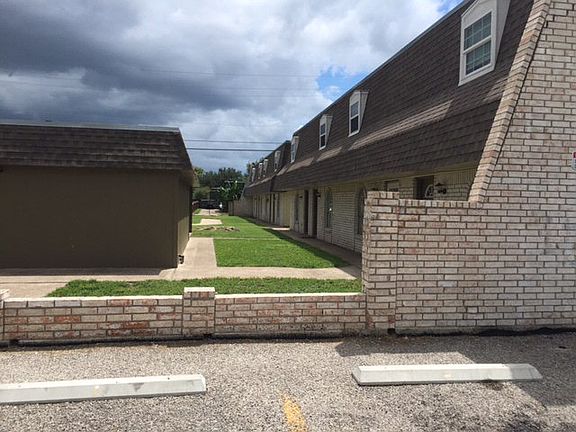 2nd image of 1805 Lawndale Ave