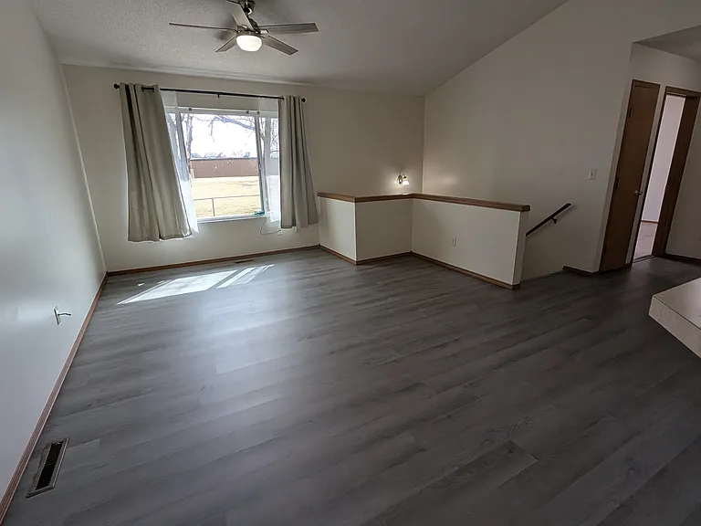 1448 N Glancey St — Photo 6